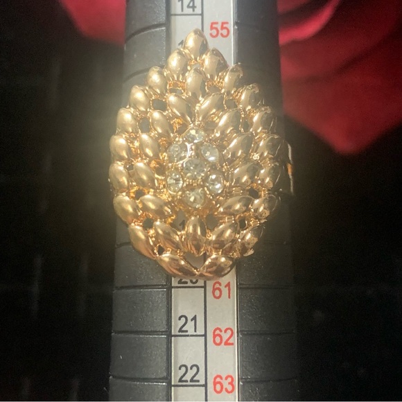 Gold Tone Irregular Zircon Rhinestone ring - Picture 3 of 6